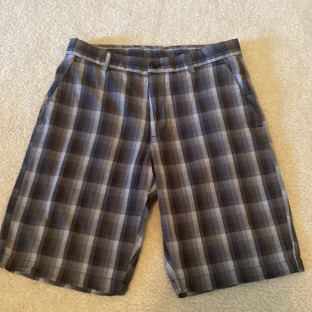 A[X]ist Men's Bermuda Shorts Size 30 Gray Plaid Cotton Blend  with Pockets